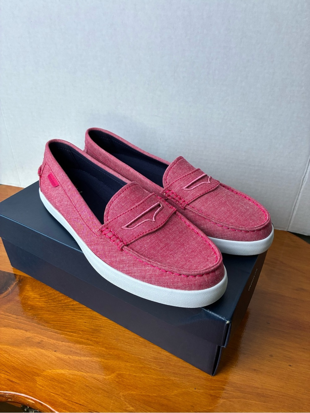Cole Haan Nantucket Penny Loafers Women’s 9.5 B Red Chambray New